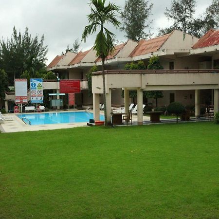 City Golf Resort Rangoon Buitenkant foto