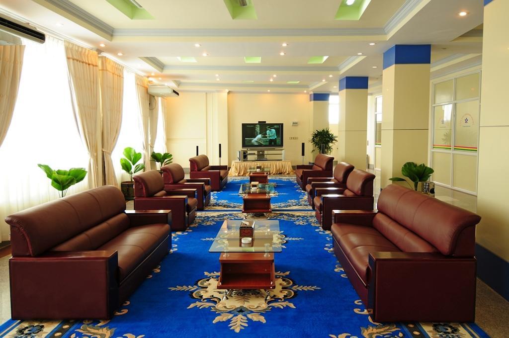 City Golf Resort Rangoon Buitenkant foto