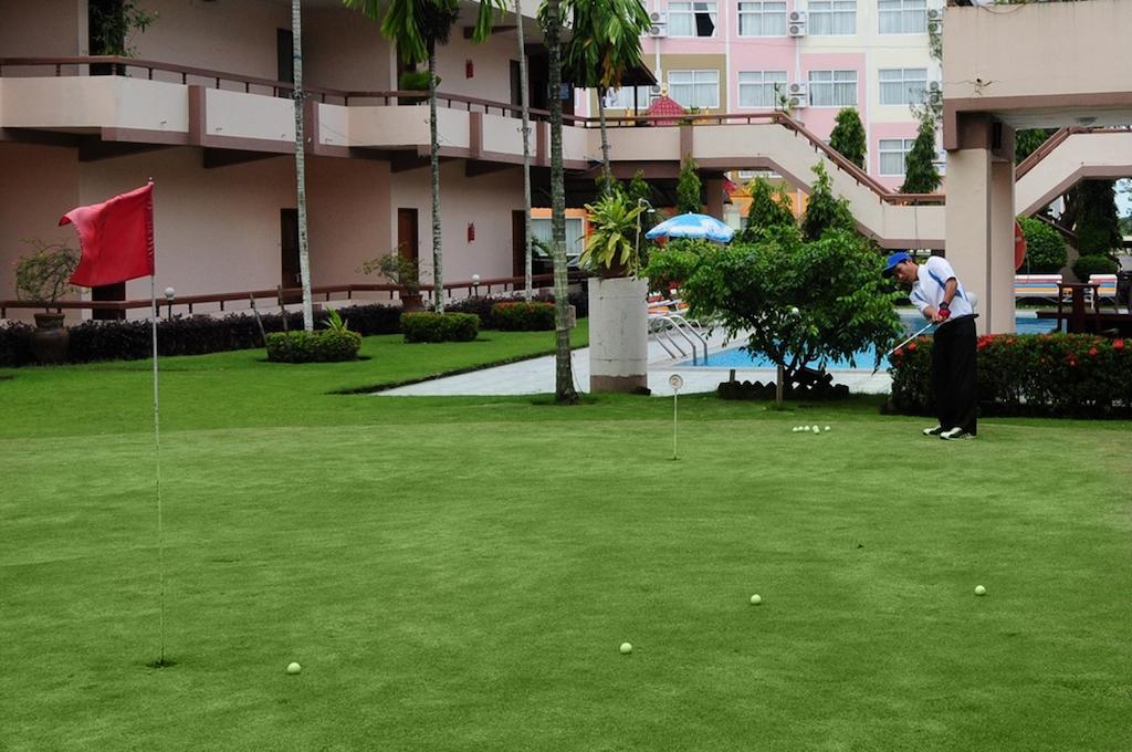 City Golf Resort Rangoon Buitenkant foto