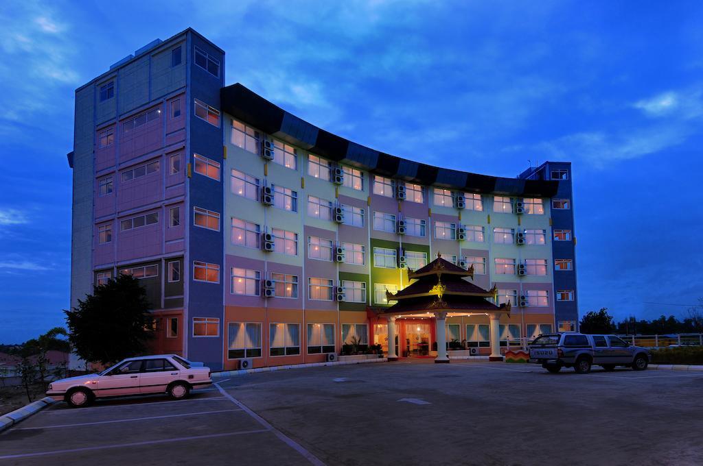 City Golf Resort Rangoon Buitenkant foto