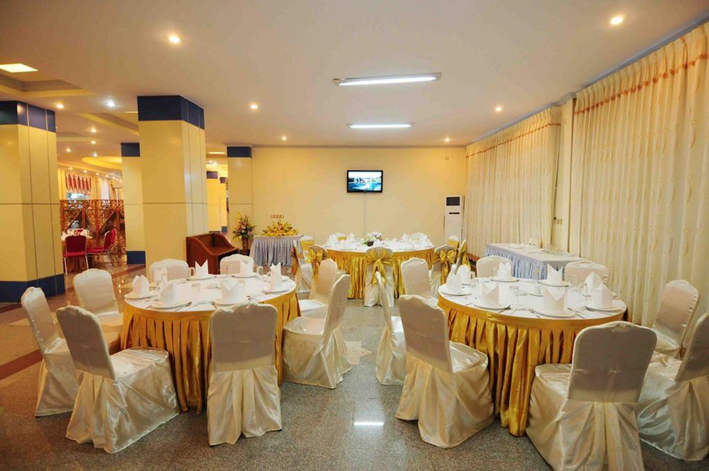 City Golf Resort Rangoon Buitenkant foto