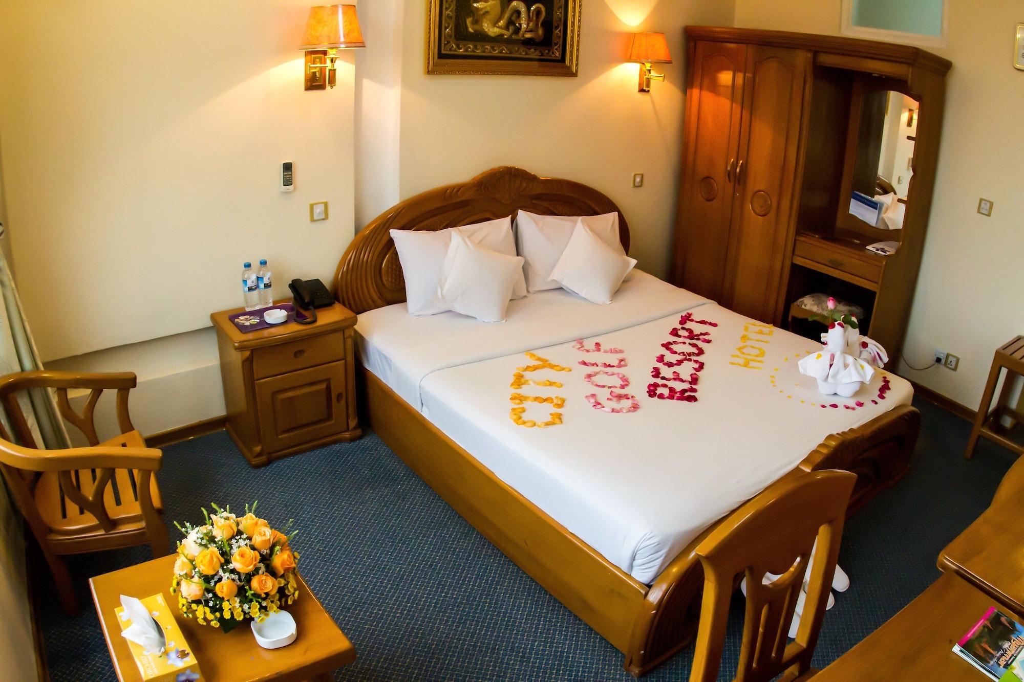 City Golf Resort Rangoon Buitenkant foto