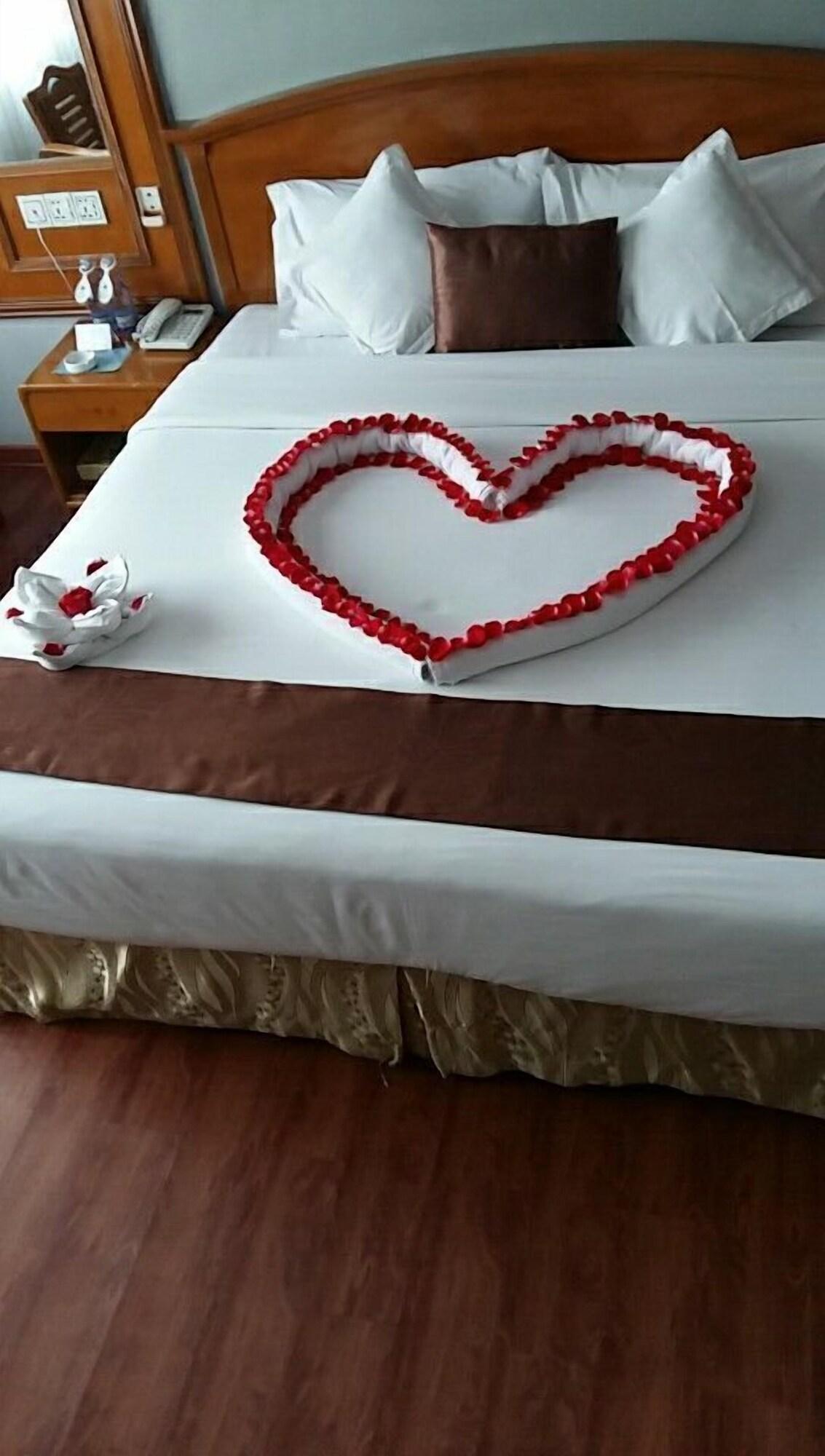 City Golf Resort Rangoon Buitenkant foto