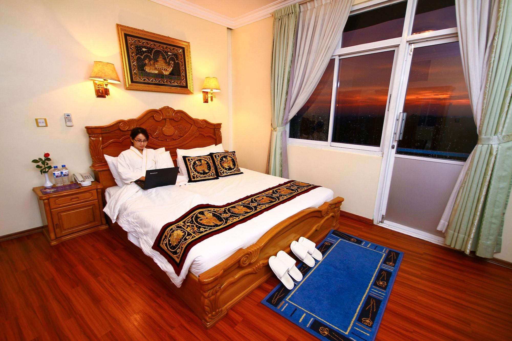 City Golf Resort Rangoon Buitenkant foto