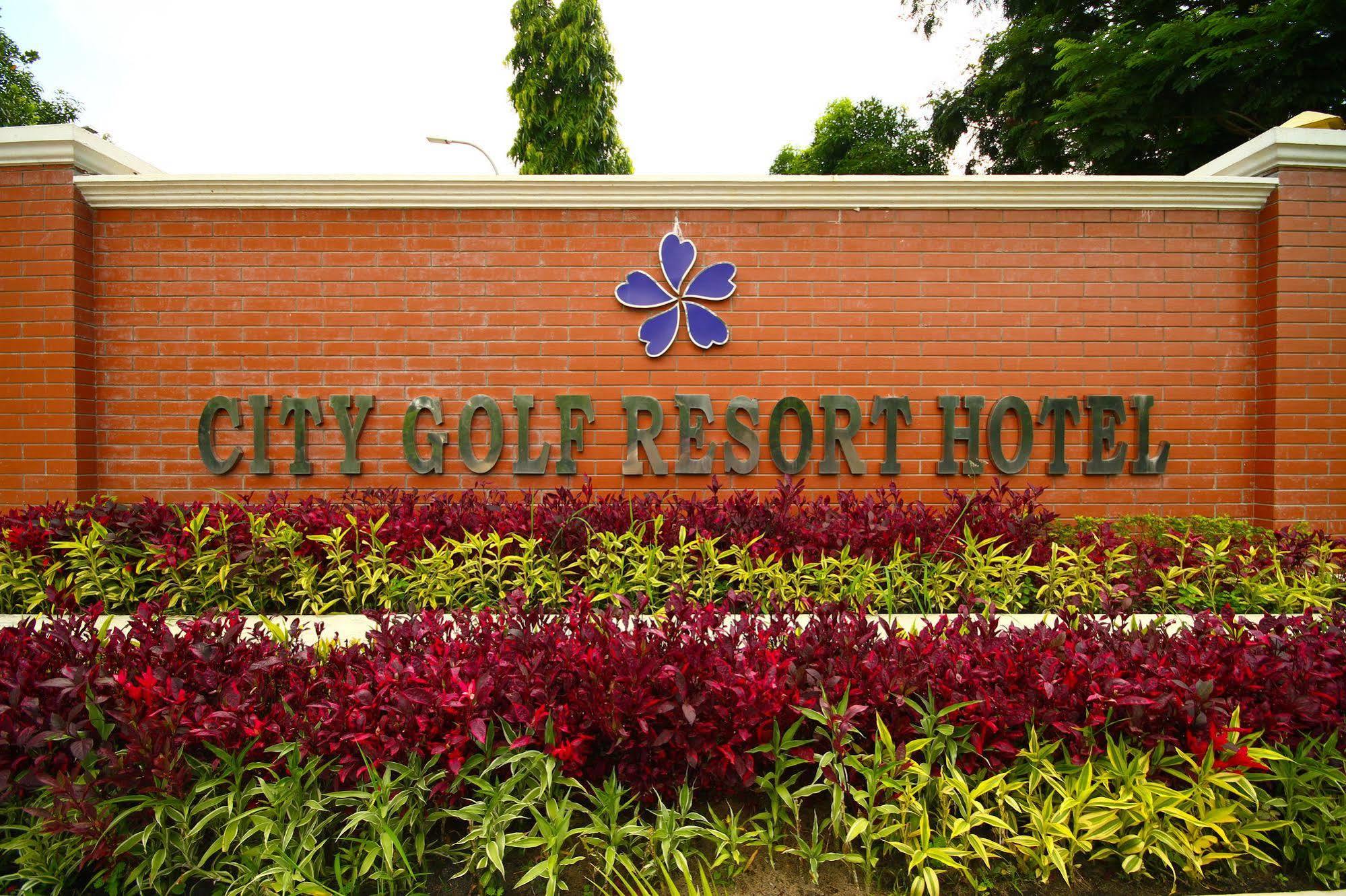 City Golf Resort Rangoon Buitenkant foto