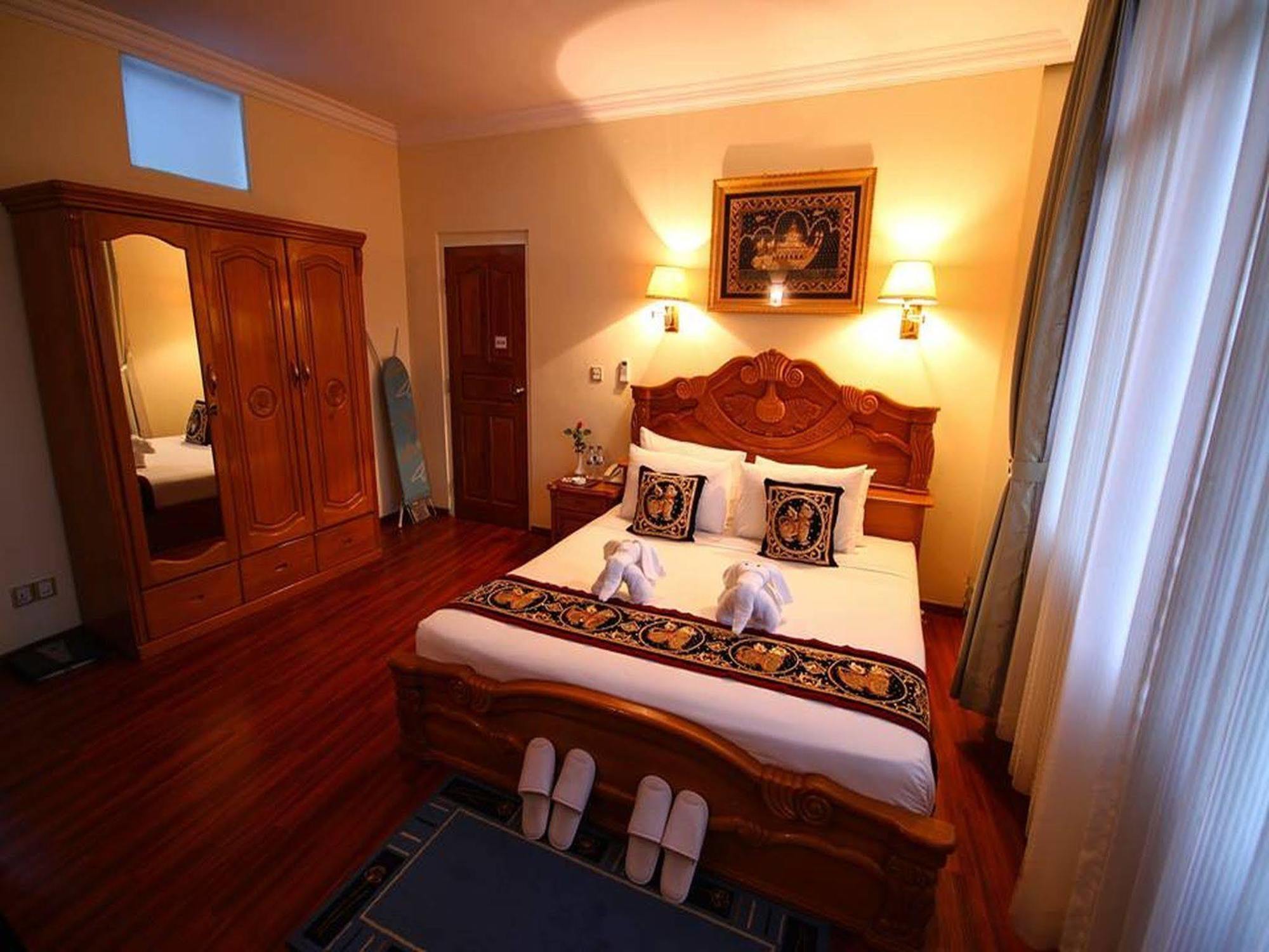 City Golf Resort Rangoon Buitenkant foto