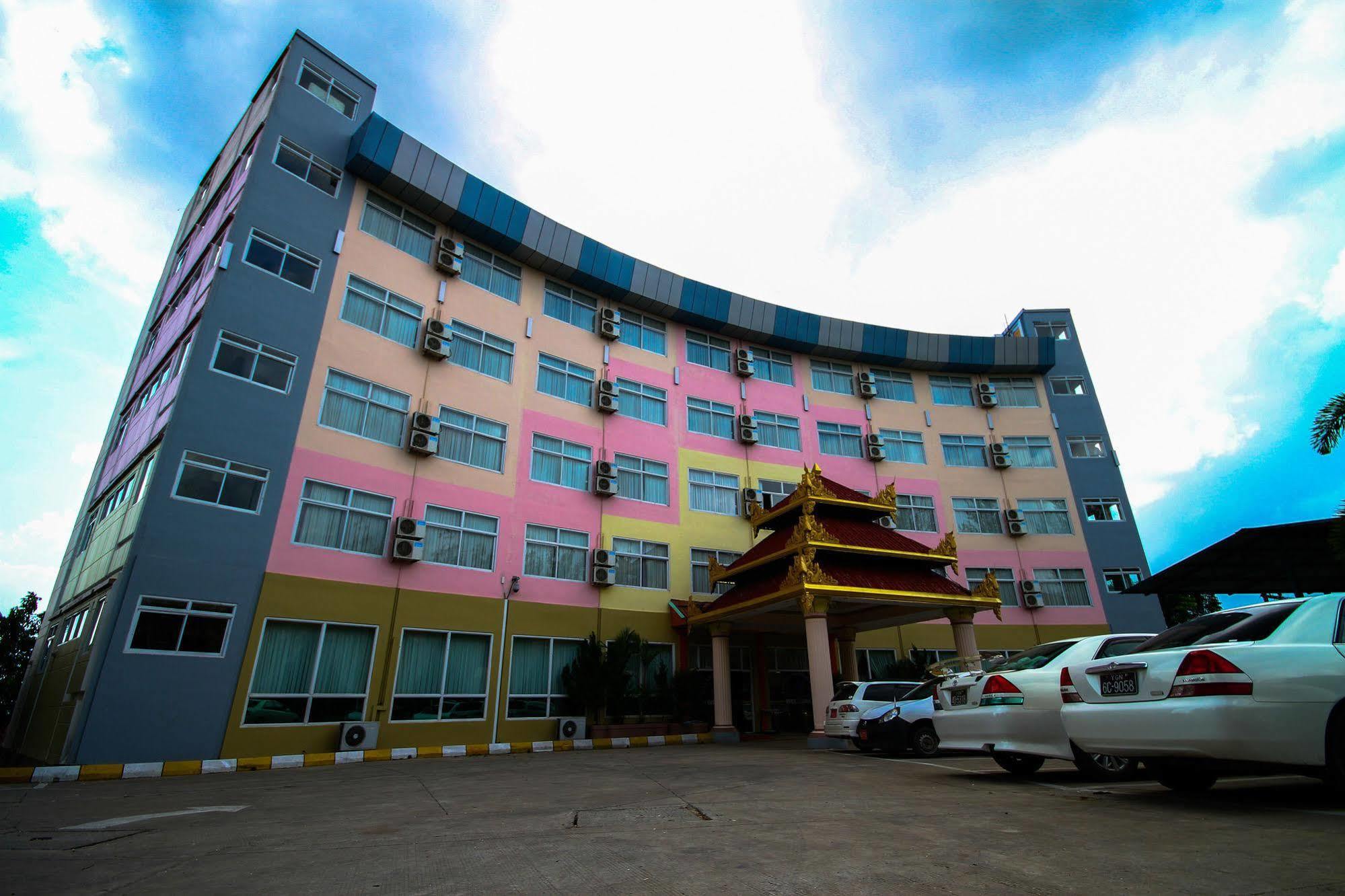 City Golf Resort Rangoon Buitenkant foto