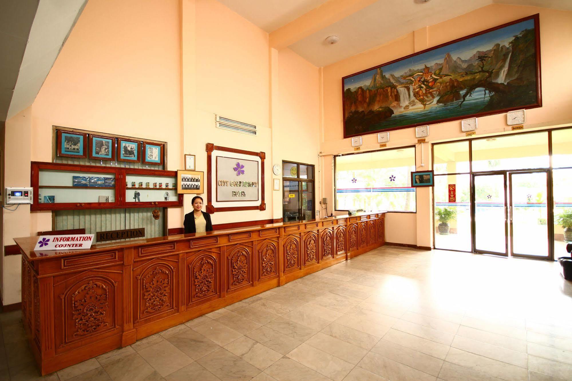 City Golf Resort Rangoon Buitenkant foto