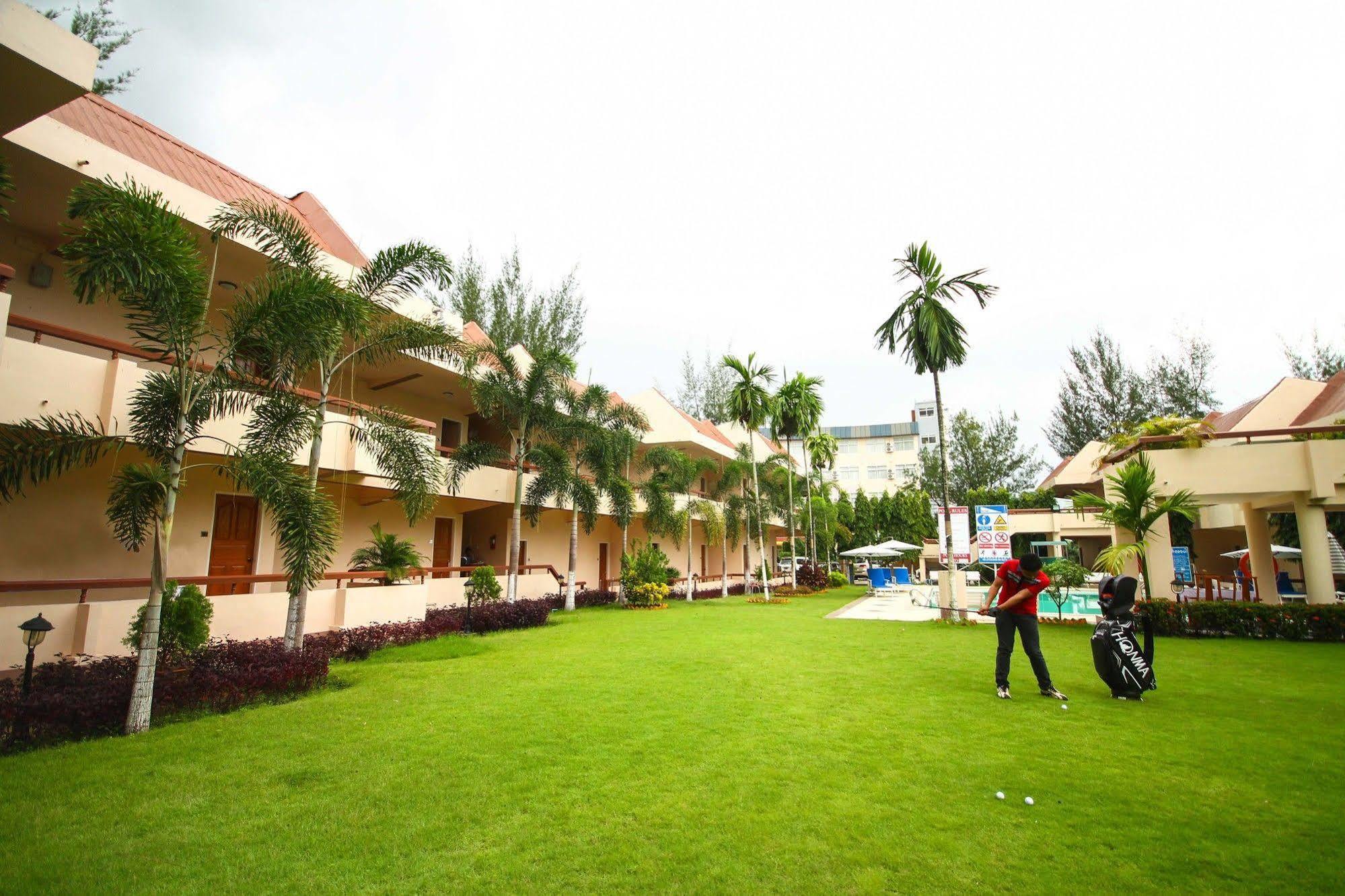 City Golf Resort Rangoon Buitenkant foto
