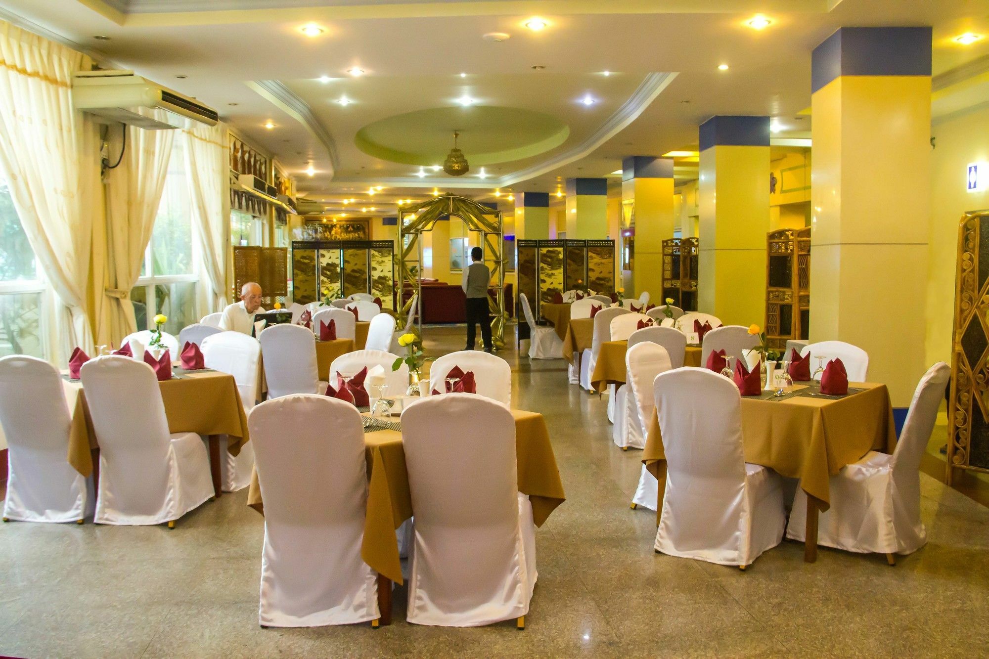 City Golf Resort Rangoon Buitenkant foto